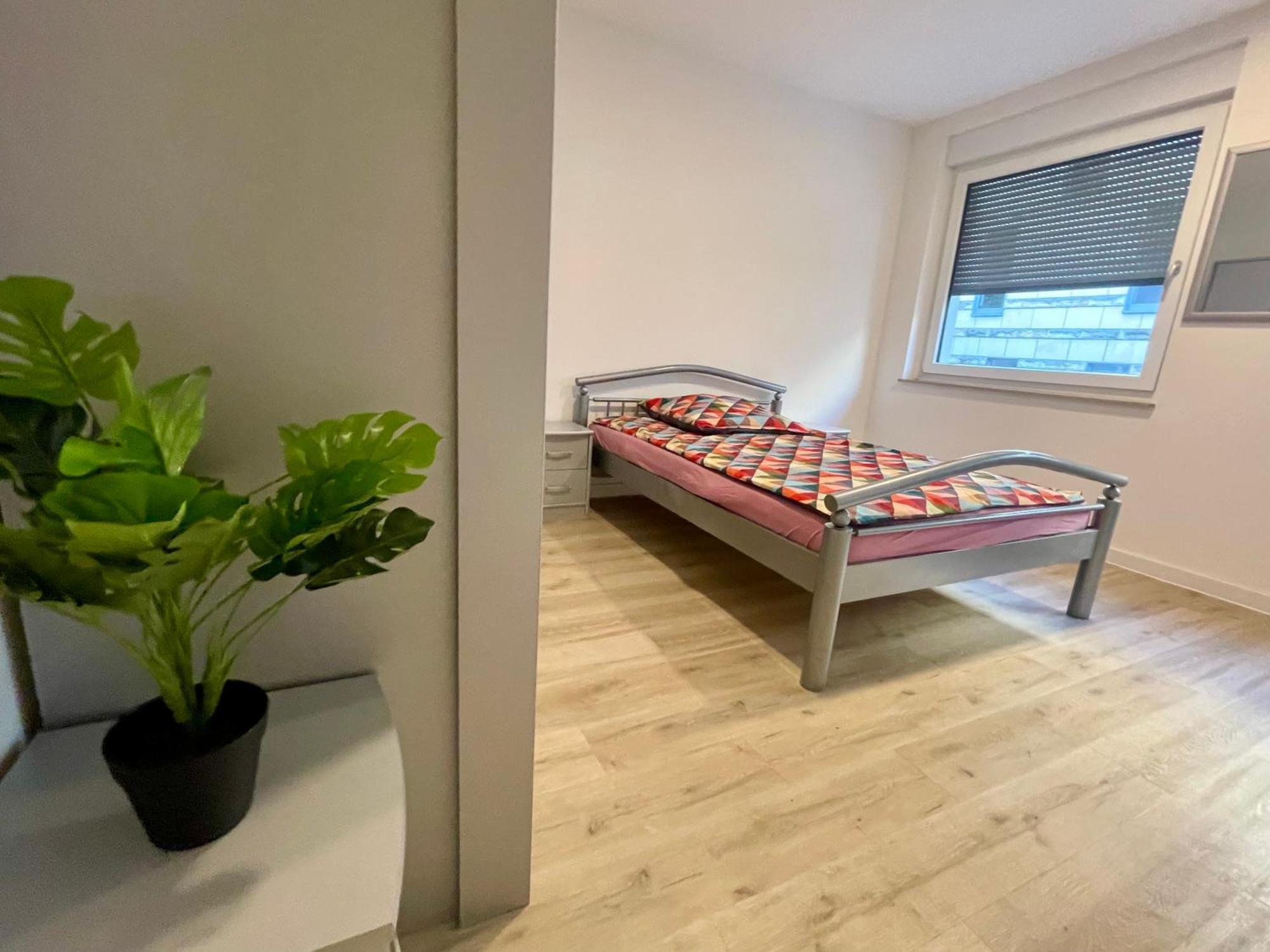 Neu Goldstadt Wunderschoenes 2 Zimmer Apartament Schloessle Zentrum Pforzheim Buitenkant foto