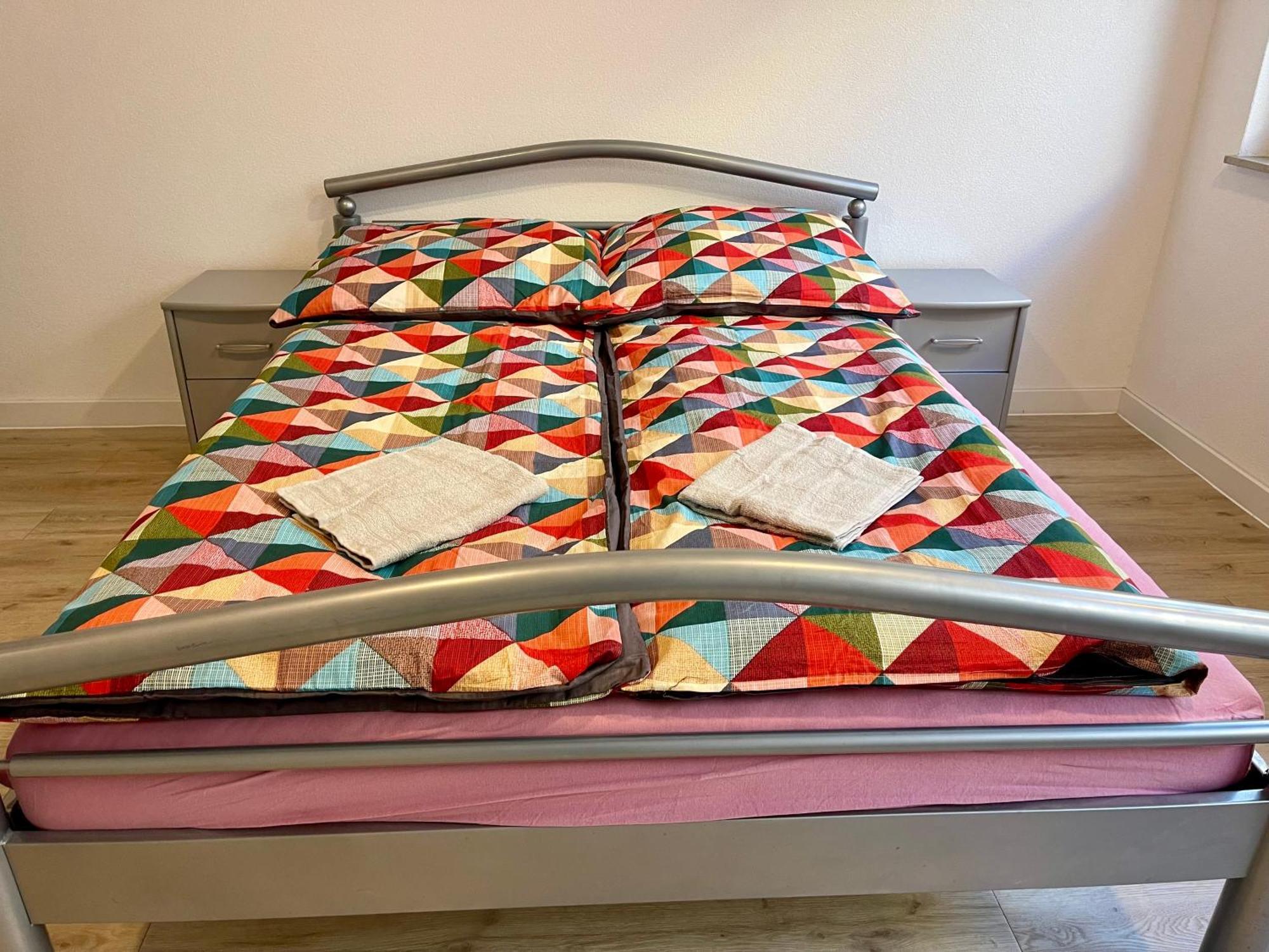 Neu Goldstadt Wunderschoenes 2 Zimmer Apartament Schloessle Zentrum Pforzheim Buitenkant foto