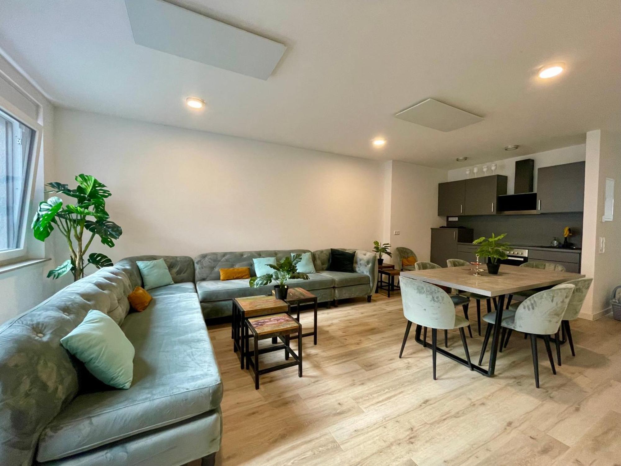 Neu Goldstadt Wunderschoenes 2 Zimmer Apartament Schloessle Zentrum Pforzheim Buitenkant foto