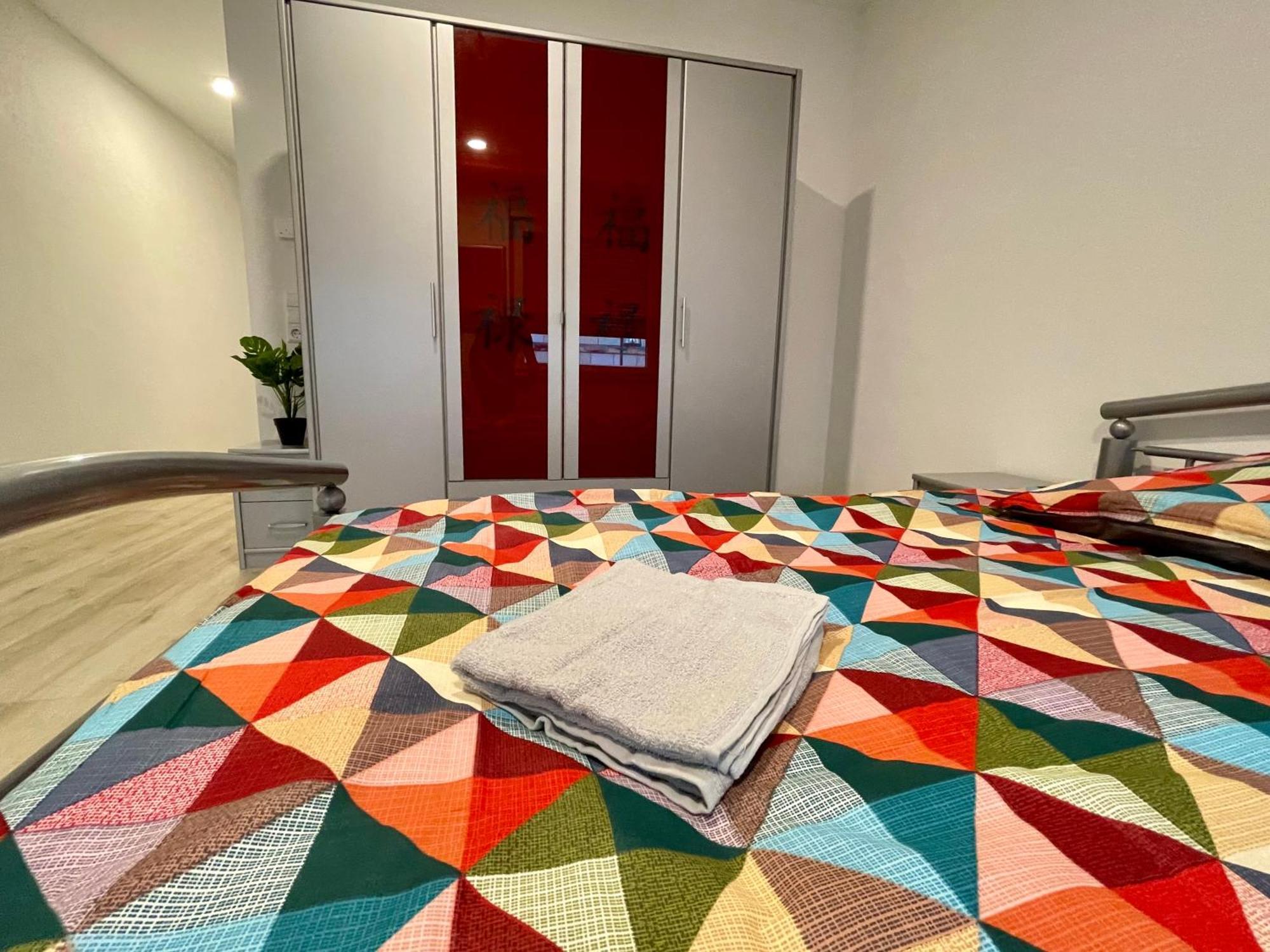 Neu Goldstadt Wunderschoenes 2 Zimmer Apartament Schloessle Zentrum Pforzheim Buitenkant foto
