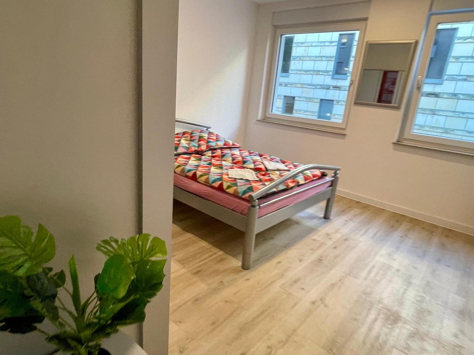 Neu Goldstadt Wunderschoenes 2 Zimmer Apartament Schloessle Zentrum Pforzheim Buitenkant foto