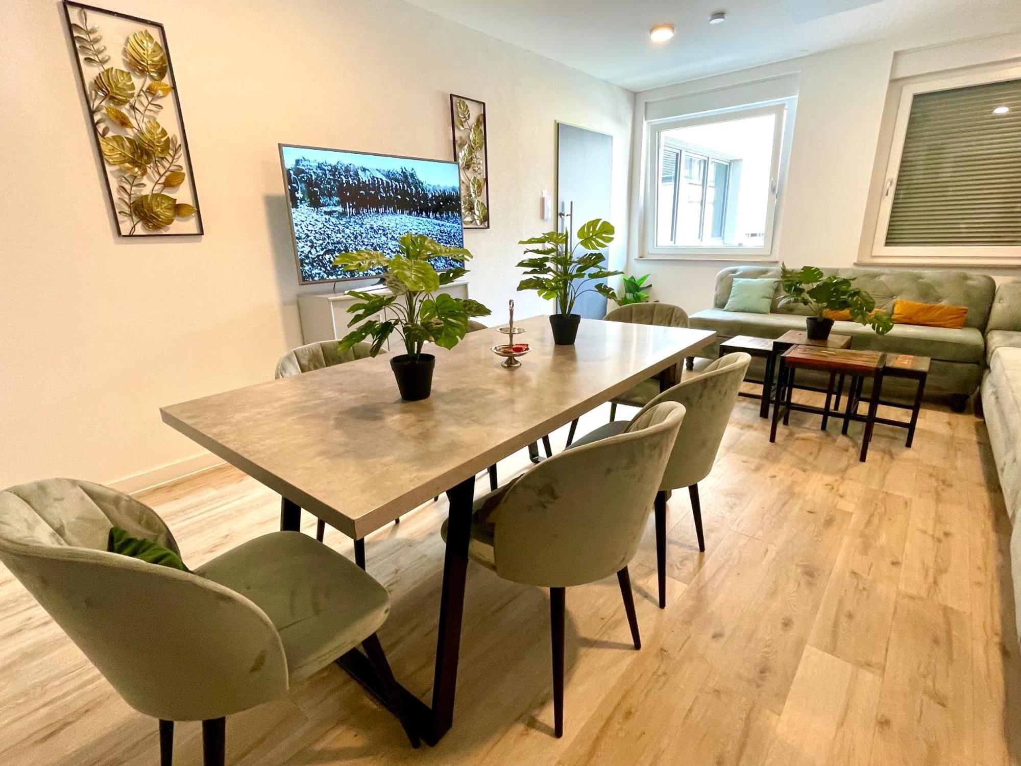 Neu Goldstadt Wunderschoenes 2 Zimmer Apartament Schloessle Zentrum Pforzheim Buitenkant foto
